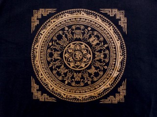 TSrt69 T-Shirt Mantra Mandala Signes Auspicieux
